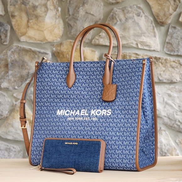 Michael Kors Handbags - Michael Kors Mirella Logo LG Tote SET
